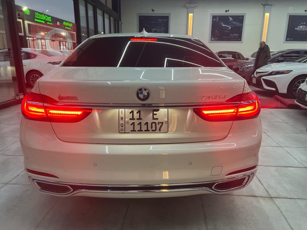 بي ام دبليو الفئة 7